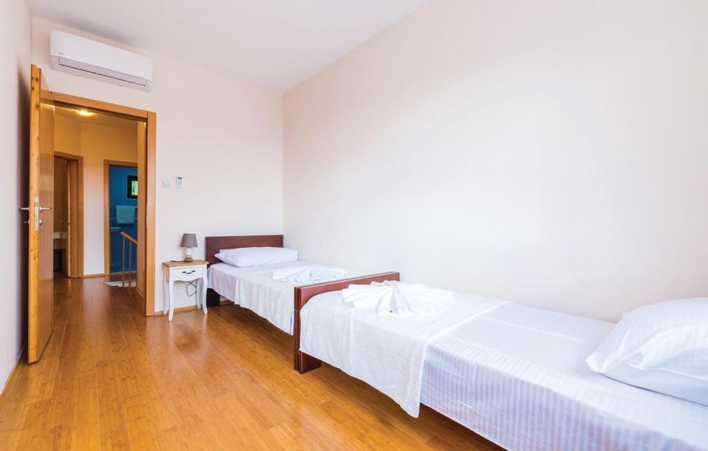 Port Adria Apartments Kamenari Kültér fotó